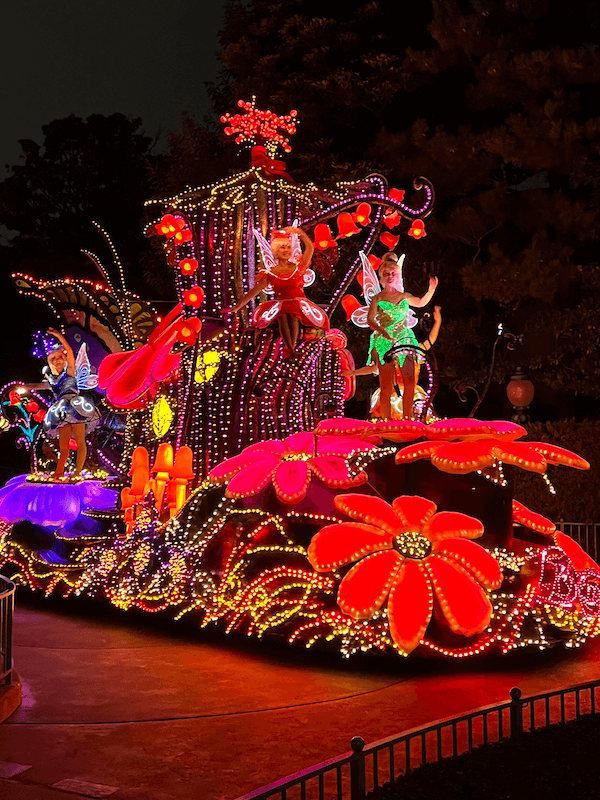 東京迪士尼夜間花車遊行