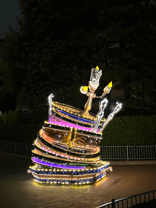 東京迪士尼夜間花車遊行