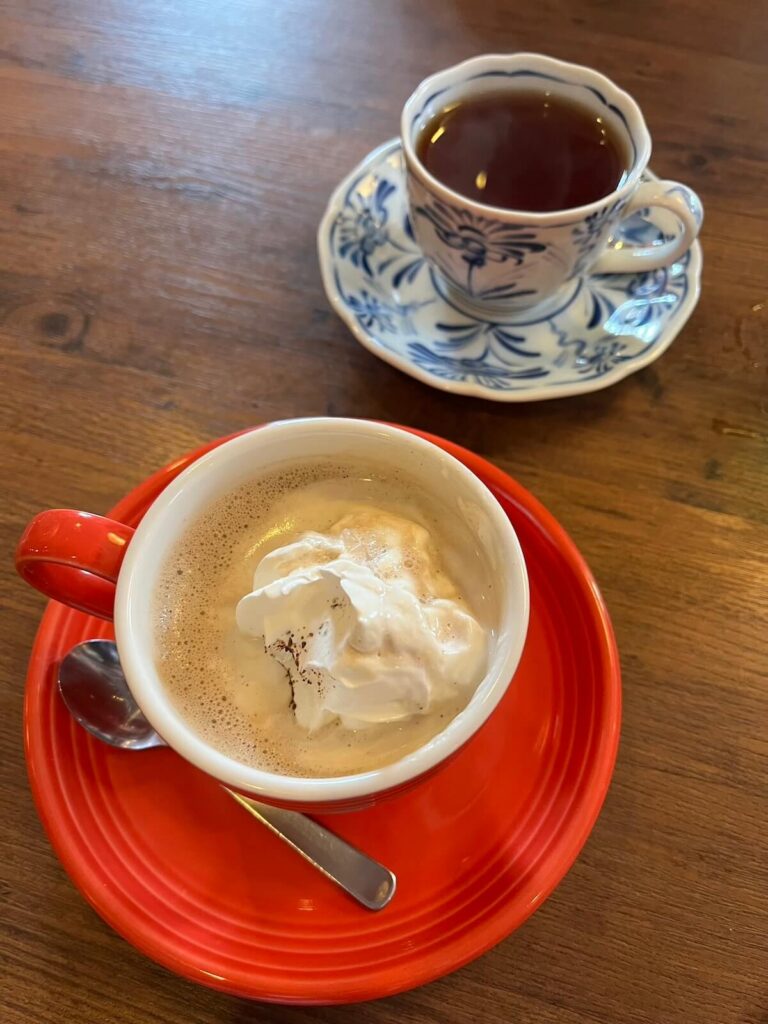 姬路 Cafe de Muche 杏仁歐雷 + 紅茶