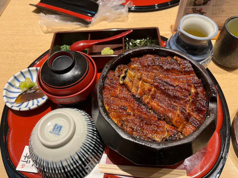 熱田蓬萊軒鰻魚飯