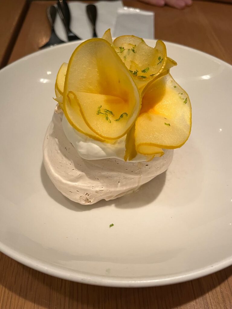 bills 橫濱紅磚倉庫：Pavlova（帕芙洛娃）